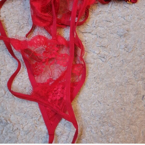 Nwt Mapale Red Lace Bra with Garters SEXXXXY - Picture 8 of 9